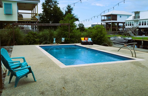 Shoreline Park House | 3 bedroom house, full size swimming pool and 100' of docked waterfront access.