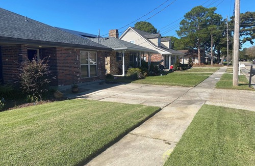 Kenner - Louis Armstrong International Airport House | 3-bedroom house in charming Kenner -Central AC, off-street parking