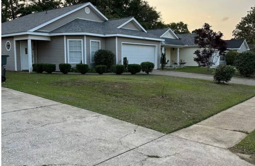 Malbis House | 3-bedroom house in delightful Daphne with AC, WiFi