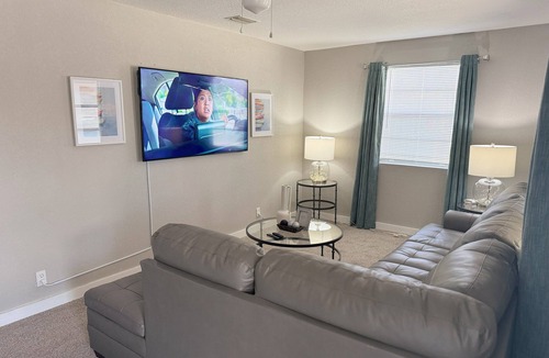 Palatka House | 3-bedroom house in tranquil Palatka with AC and High-Speed Internet