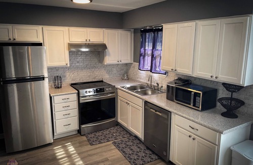 Bossier City House | 3-bedroom house in charming Bossier City with AC.
