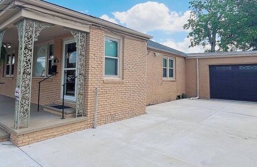 Kenner - Louis Armstrong International Airport House | 3-bedroom house in welcoming Kenner with WiFi, AC