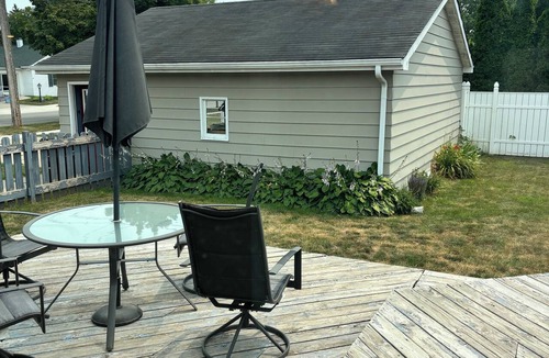 Mount Pleasant House | 3-bedroom house in gorgeous Mount Pleasant MI home to CMU and Soaring Eagle.
