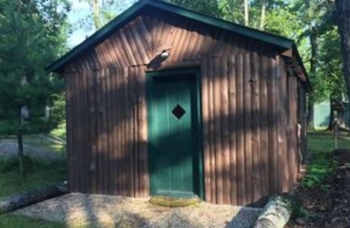 Fife Lake Cabin | 3 bedroom log cabin on the lake. Perfect for ice fishing and snowmobiling!