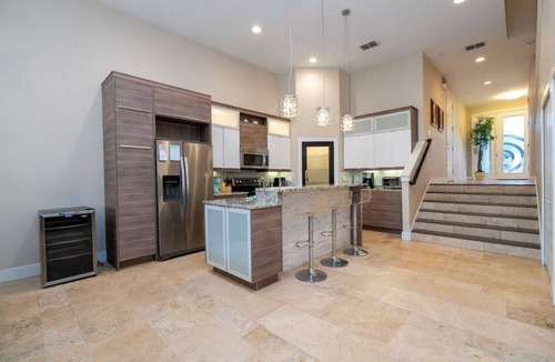 East Central Park House | 3-Bedroom Luxury House