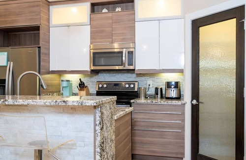 East Central Park House | 3-Bedroom Luxury House