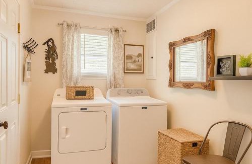 Marksville Villa | 3 Bedroom - Sleeps 10 - The Lagniappe Escape