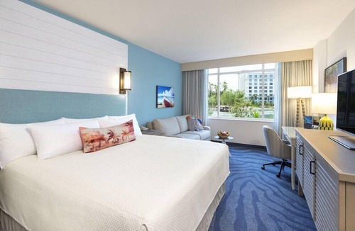 Florida Center Hotel | 3-Bedroom Suite at a 4⭐️ Hotel