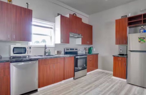 Uniontown House | 3 Bedroom Throwback Military Base Themed Building