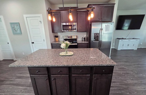 Pickwood House | 3-bedroom townhome 1.5 miles from Toomer's Corner/Auburn University
