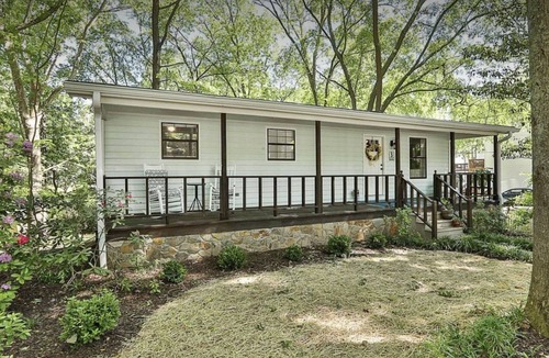 Newnan House | 3 Linden Drive