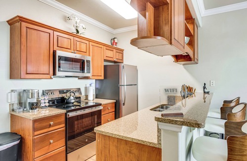 Tallahassee House | 3 Mi to FSU! Pet-Friendly Townhome w/Pool Access