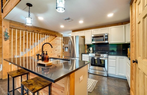 Geneva House | 3 Mi to Lake Harney: Home on 6 Acres w/Fire Pit