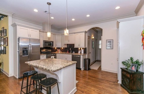 North Ormewood Park House | 3 Miles to World Cup Stadium | Near Beltline