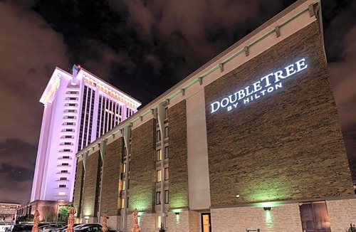Montgomery Hotel | 3-Star Hotel ∙ DoubleTree by Hilton Montgomery Downtown
