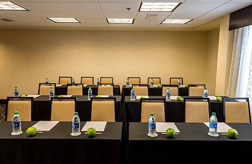 Montgomery Hotel | 3-Star Hotel ∙ DoubleTree by Hilton Montgomery Downtown