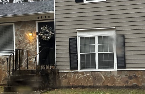 Ellenwood House | 3 story level private corner home with a huge backYard fenced and private