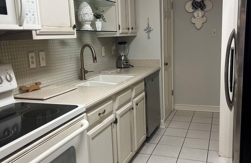 Lewisburg Condo | 30 Day Minimum - Waterfront Condo Retreat with Spectacular Views