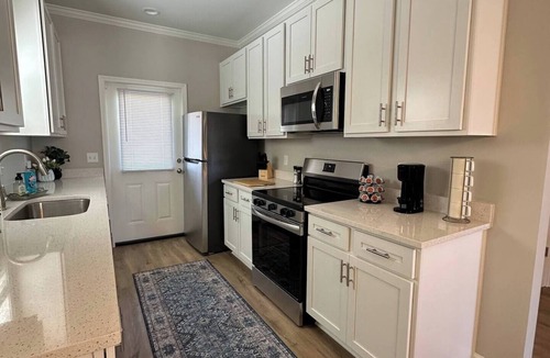 Midland City Cottage | 336 Riverstone Way- Charming 2-bedroom cottage with Amazing Amenities!