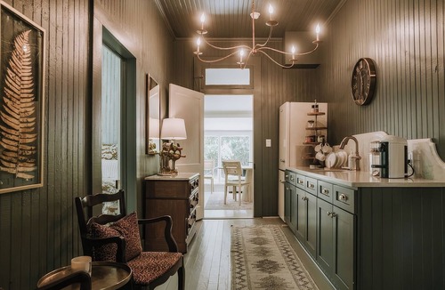 Biloxi House | 3be/2b in the PERFECT location. One block to Downtown OS! The Bradford House