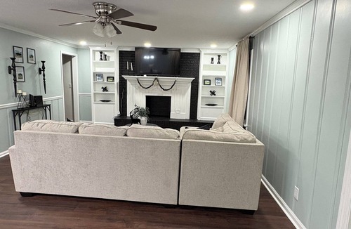 Albertville House | 3bed house in Albertville just 3 minutes away from Sand Mountain Amphitheater!