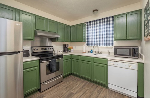 Starkville Condo | 3BR/2.5BA Condo-Pool-Near MSU/Sportsplex/Downtown