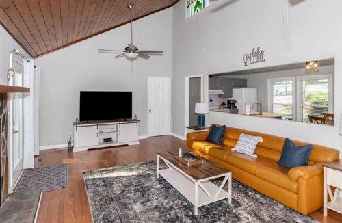 Eatonton House | 3BR-2BA Lake Oconee Retreat
