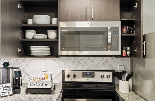 Tuscaloosa Condo | 3BR/3BA Condo Near UA & Riverwalk, Pool & Gym!