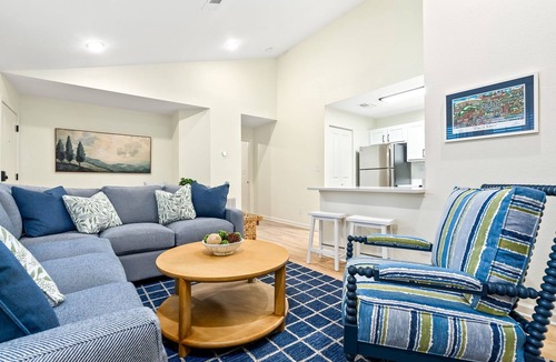 Auburn Condo | 3BR/3BA Condo w/New Interior Walk to Jordan-Hare