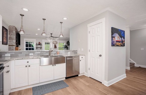 Auburn House | 3BR Auburn Townhome: Patio, New Kitchen, Quiet Stay