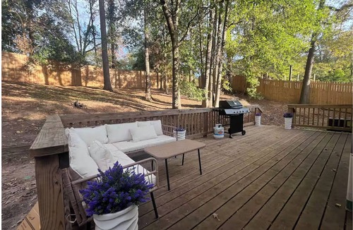 Fortson House | 3BR Colorful Haven - Cozy North Columbus Retreat!