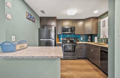 Fernandina Beach Condo | 3BR Condo Pool Walk to Beach Sleeps 6