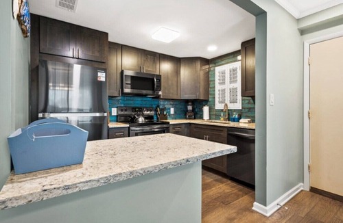 Fernandina Beach Condo | 3BR Condo Pool Walk to Beach Sleeps 6