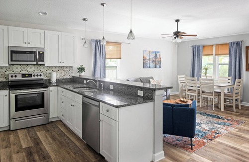 St. Augustine House | 3BR Family Retreat Beach & Old City Sleeps 8