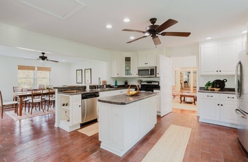 Fowlstown House | 3BR Farmhouse on 85 Acres | Trails & Porch