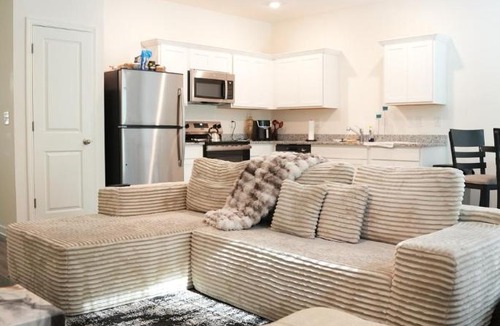 Clarkdale House | 3BR Home 15 Min from airport Perfect for Couples