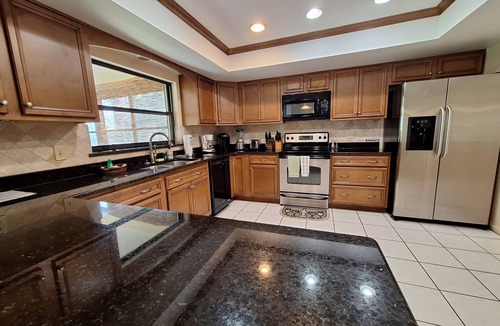 Oviedo House | 3BR Lakeview Jacuzzi Tub Sleeps 6
