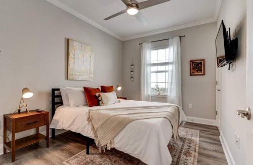 Tulane - Gravier House | 3BR near Superdome, Tremé & French Quarter