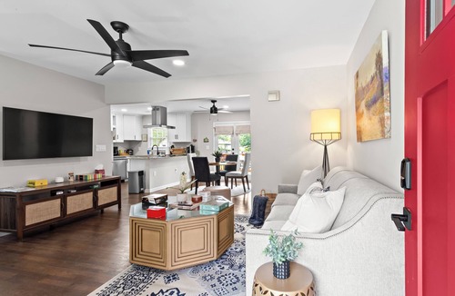 Mableton House | 3BR Ranch with King Bed, Fenced Yard, and Fast WiFi - Extended Stays Welcome!