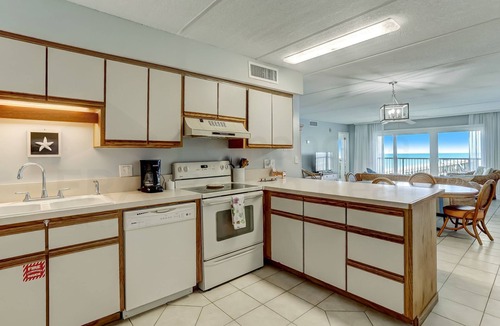 Fernandina Beach Condo | 3rd Floor Oceanfront condo, easy beach access. Enjoy exclusive one of a kind fishing pier.