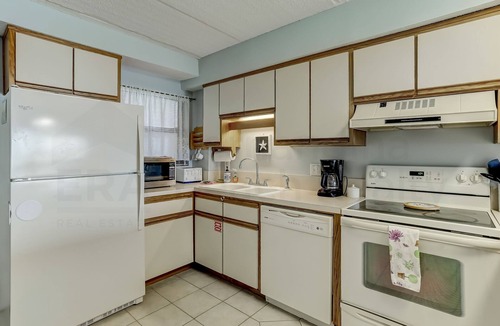 Fernandina Beach Condo | 3rd Floor Oceanfront condo, easy beach access. Enjoy exclusive one of a kind fishing pier.