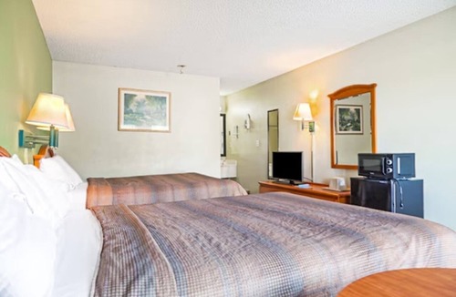 Ashburn Hotel | 4 Accommodations of Pet-Friendly Rooms | Perfect for Family | Free Parking