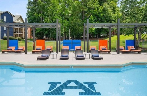 Auburn Condo | 4 Bed, 2 Bath, Dog Friendly, Well Equipped Kitchen, Easy 1 Mile to Jordan-Hare, Ample Parking, Pool