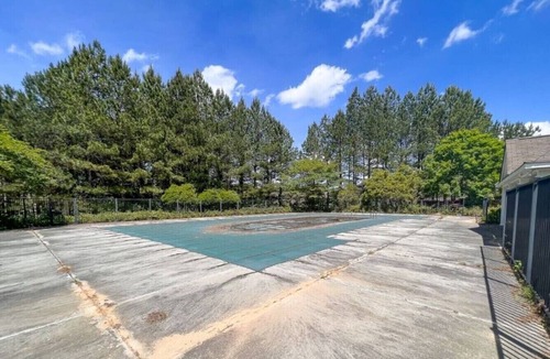 Church Street Apartment | 4 - Bed home, w/Cali King Bed - 12 mins. to DTWN