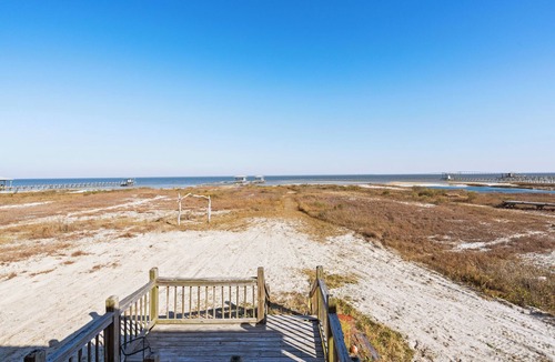 Dauphin Island House | 4 bedroom bayside home