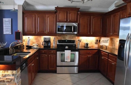 Alafaya Woods House | 4 Bedroom Modern Pool home close to UCF