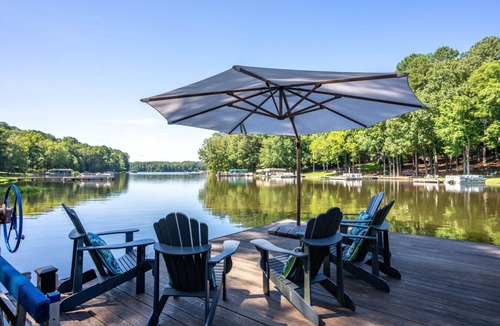 Buckhead House | 4 Bedrooms|King Beds|Dock|Kayaks|Fire Pit|Pet Friendly