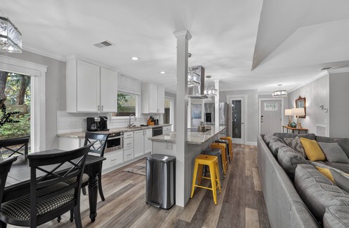 Saint Simons Heights House | 4 bedrooms 2 1/2 baths with pool that can be heated.