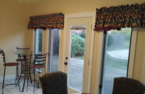 Gunter Afs House | 4 Masterd Bed - 4 Bath Corporate-Professional/Insurance/Families Welcome!