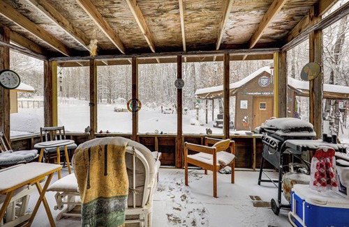 Iron River Cabin | 4 Mi to Ski Brule: Cozy Cabin w/Screened-In Porch